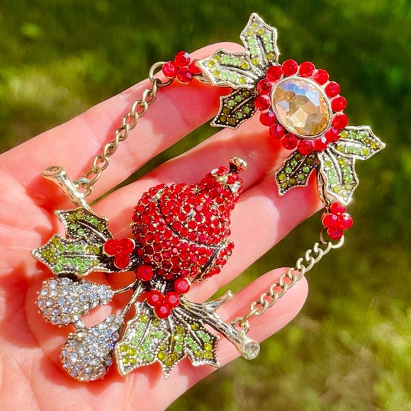 Large Christmas Swing Red Cardinal Brooch Rhinestone Cardinal Pin Christmas Pin - Picture 3 of 8